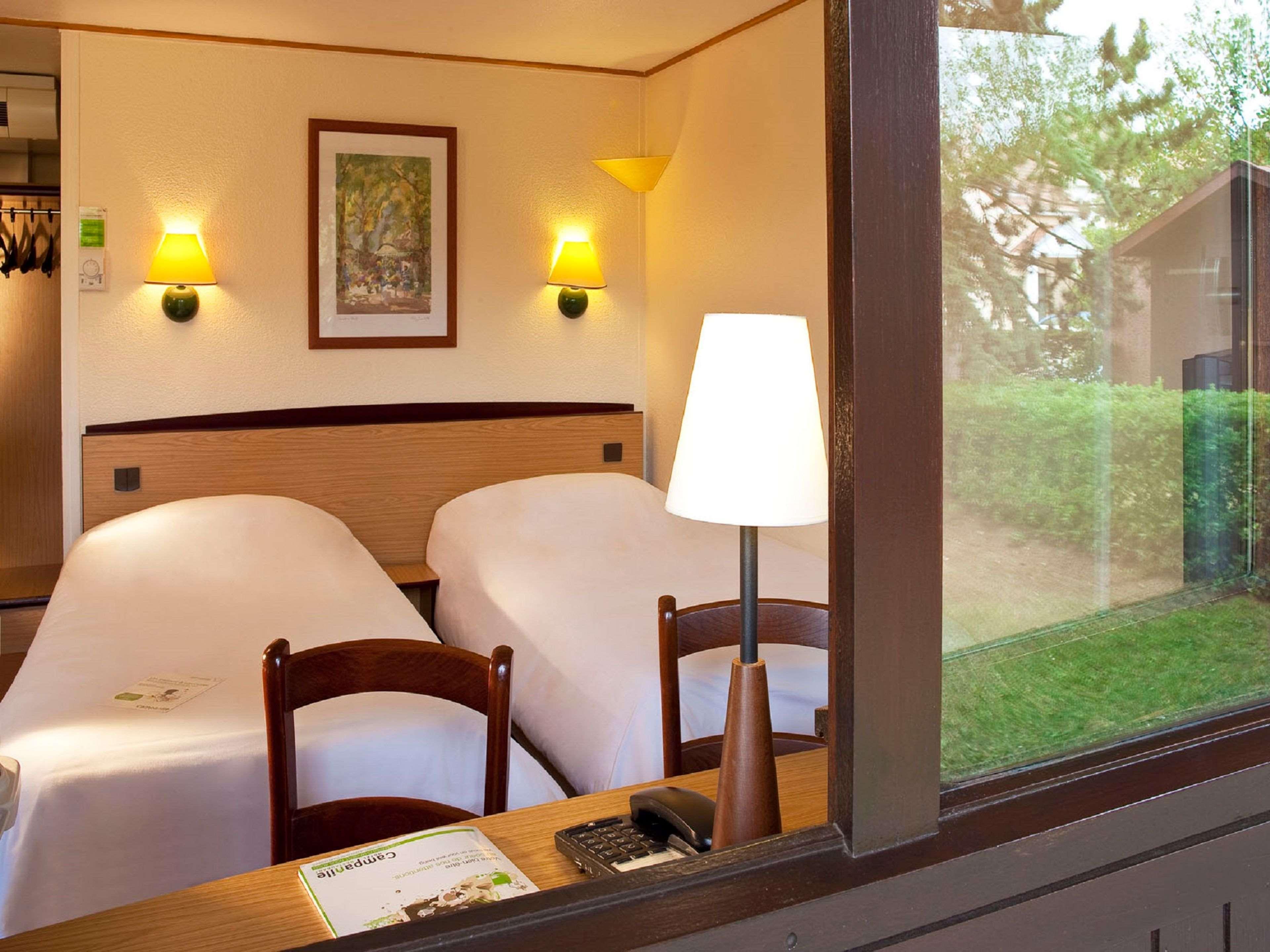 Campanile Cholet Hotel Екстериор снимка