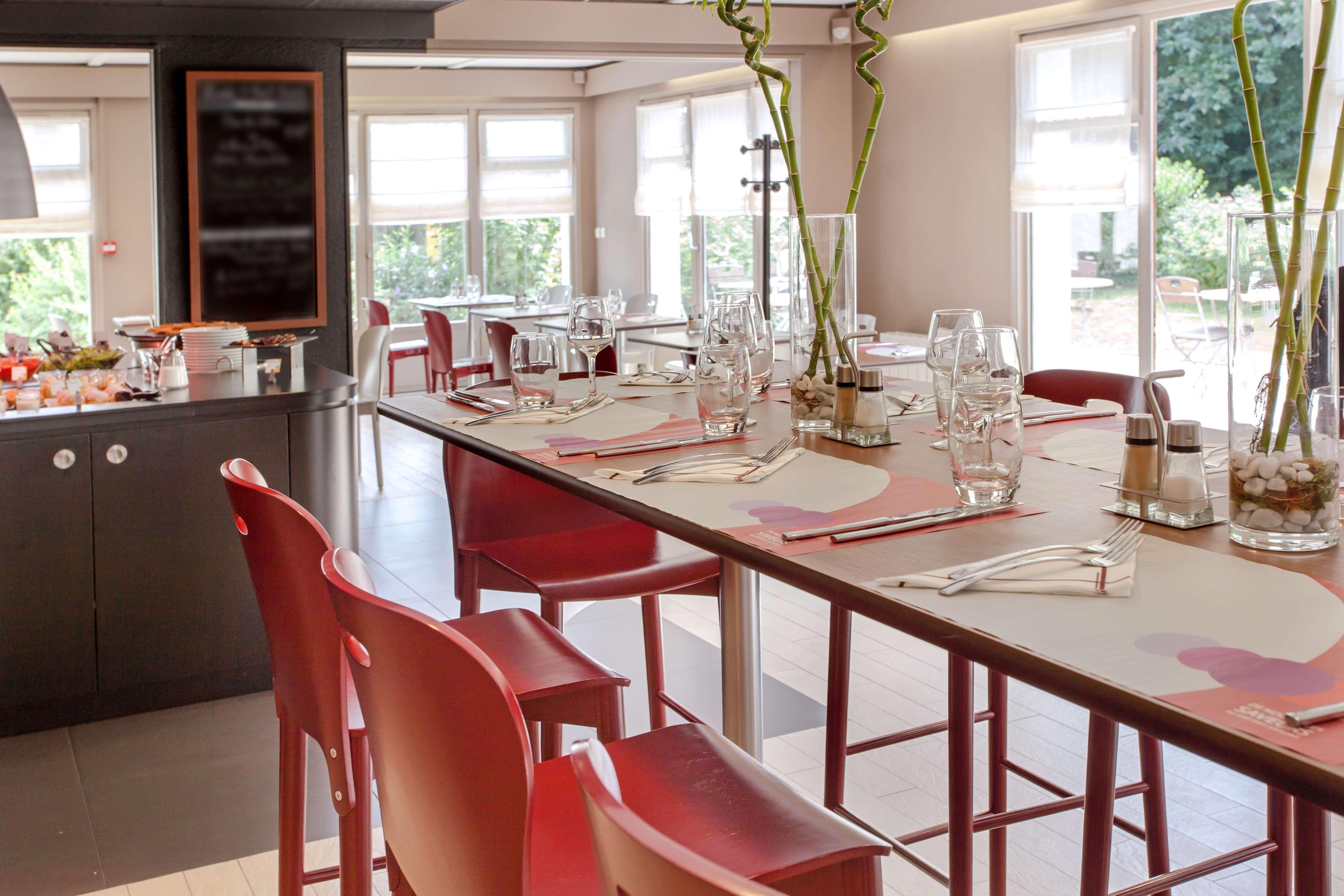 Campanile Cholet Hotel Екстериор снимка