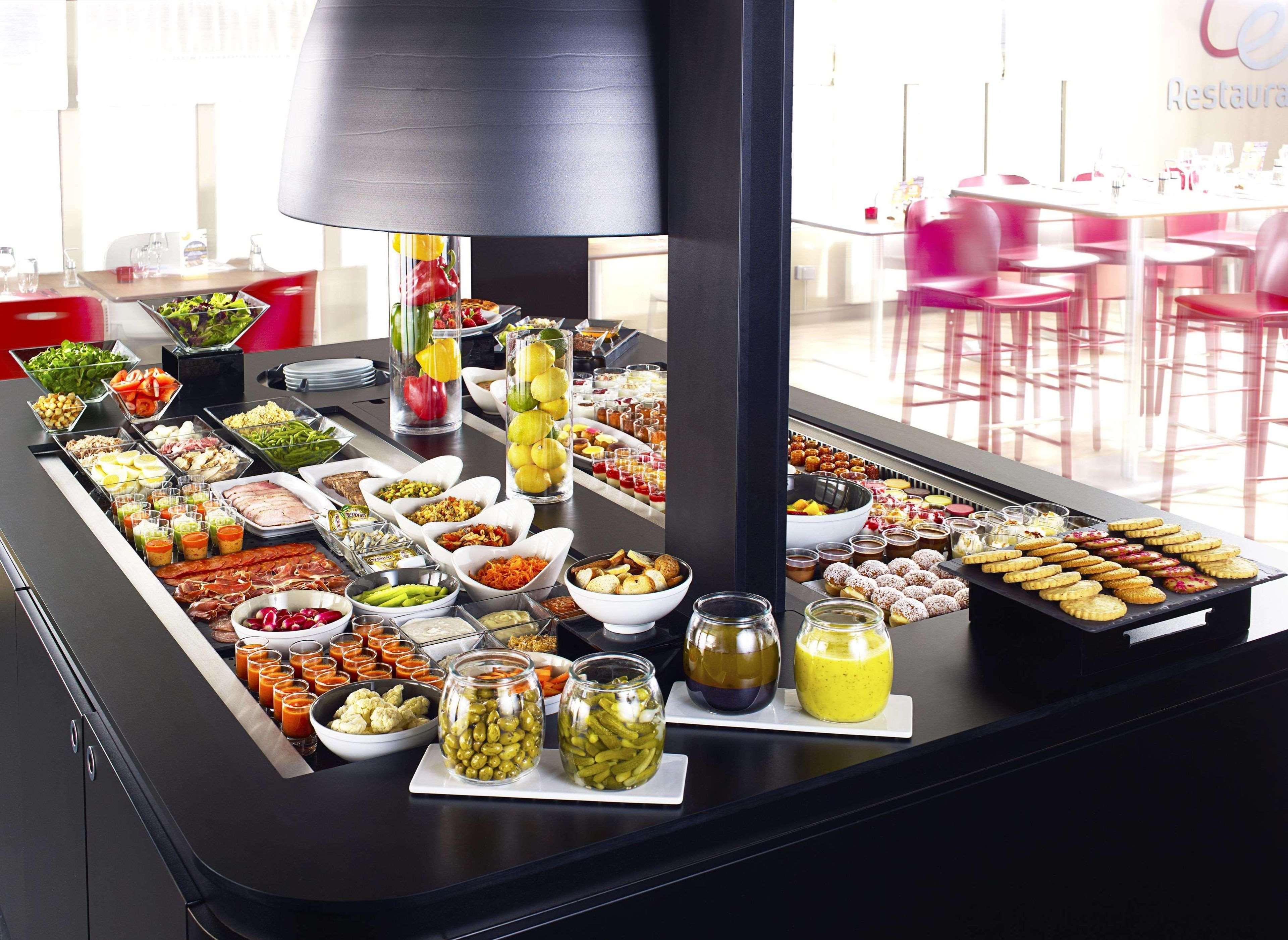 Campanile Cholet Hotel Екстериор снимка