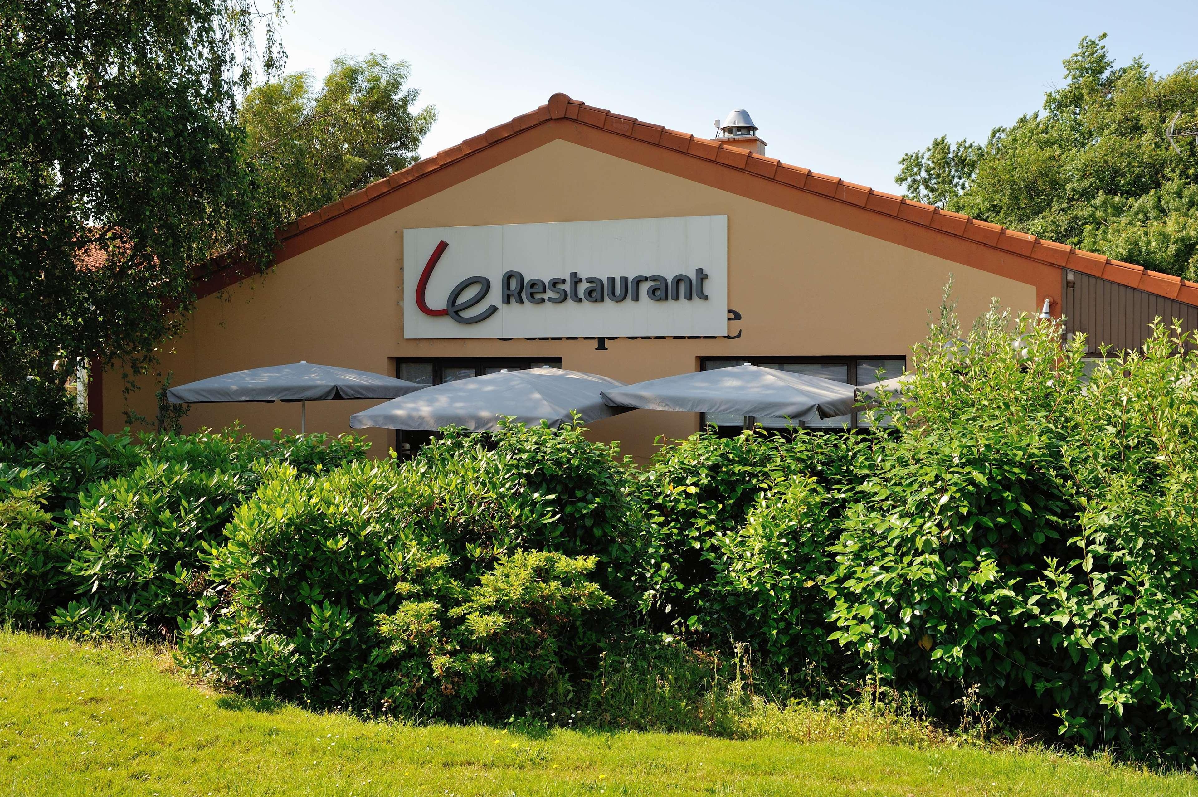 Campanile Cholet Hotel Екстериор снимка