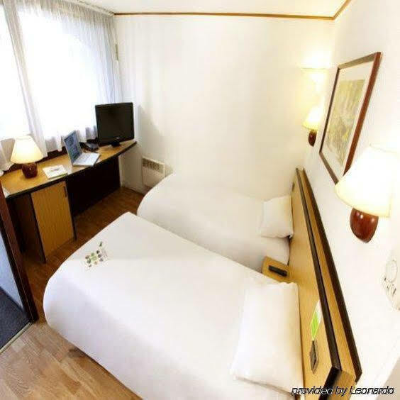 Campanile Cholet Hotel Екстериор снимка